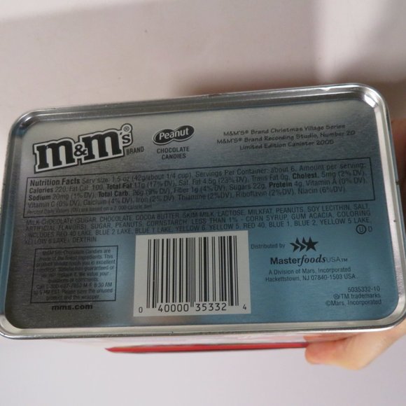 M&M "On Air" Recording Studio Metal Tin Christmas Village & Imitation Keychain - Picture 8 of 15